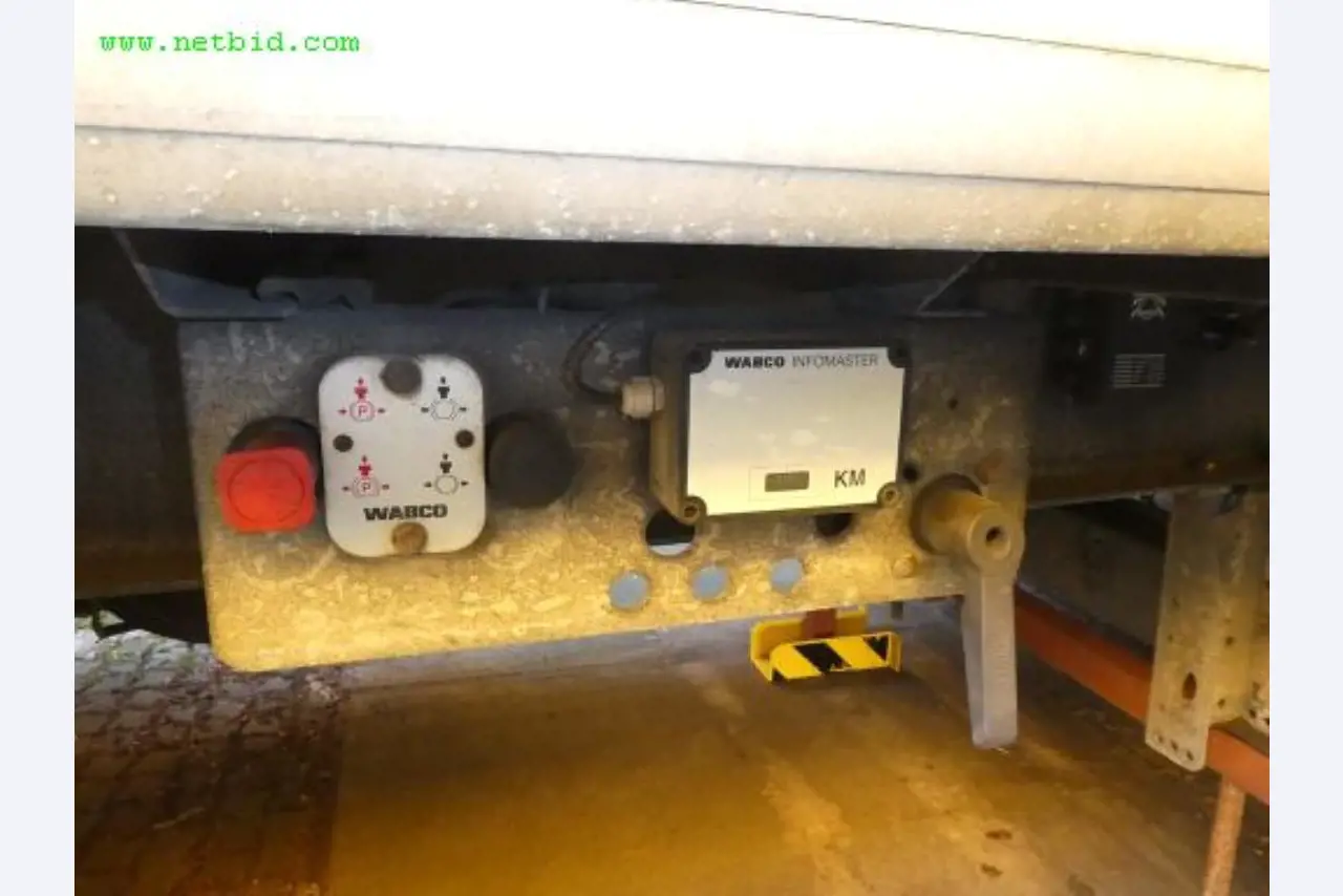 Máquinas para a produção de sabonetes, bem como todo o equipamento fabril e de escritório<br>-8