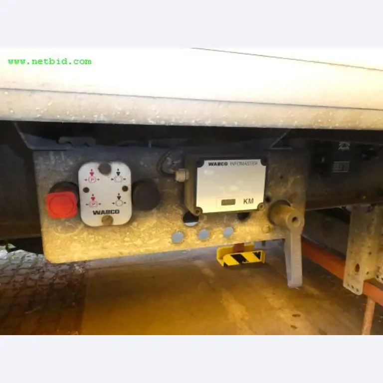 Máquinas para a produção de sabonetes, bem como todo o equipamento fabril e de escritório<br>-8