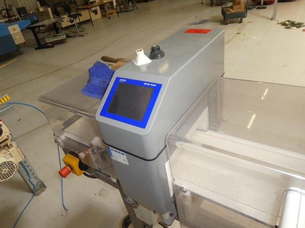 Machines pour la fabrication de savons, ainsi que l'ensemble de l'équipement industriel et commercial<br>.-16