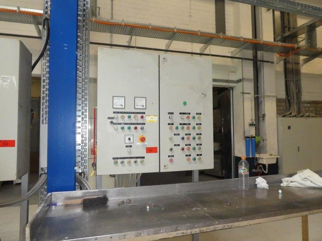 Machines pour la fabrication de savons, ainsi que l'ensemble de l'équipement industriel et commercial<br>.-3