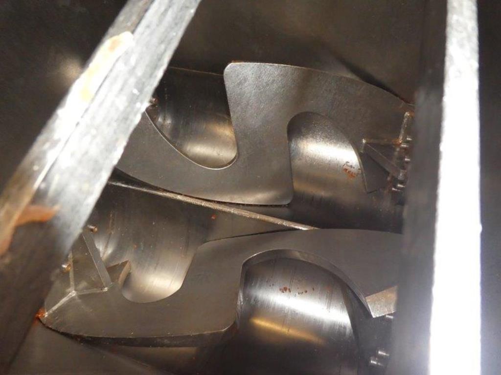 Machines pour la fabrication de savons, ainsi que l'ensemble de l'équipement industriel et commercial<br>.-4