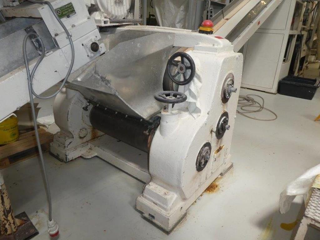 Machines pour la fabrication de savons, ainsi que l'ensemble de l'équipement industriel et commercial<br>.-6