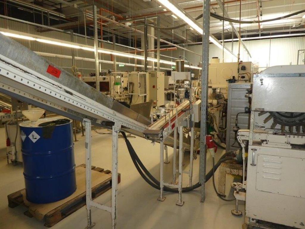 Machines pour la fabrication de savons, ainsi que l'ensemble de l'équipement industriel et commercial<br>.-11