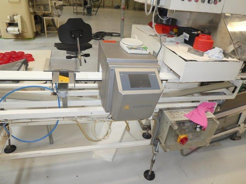 Machines pour la fabrication de savons, ainsi que l'ensemble de l'équipement industriel et commercial<br>.-16