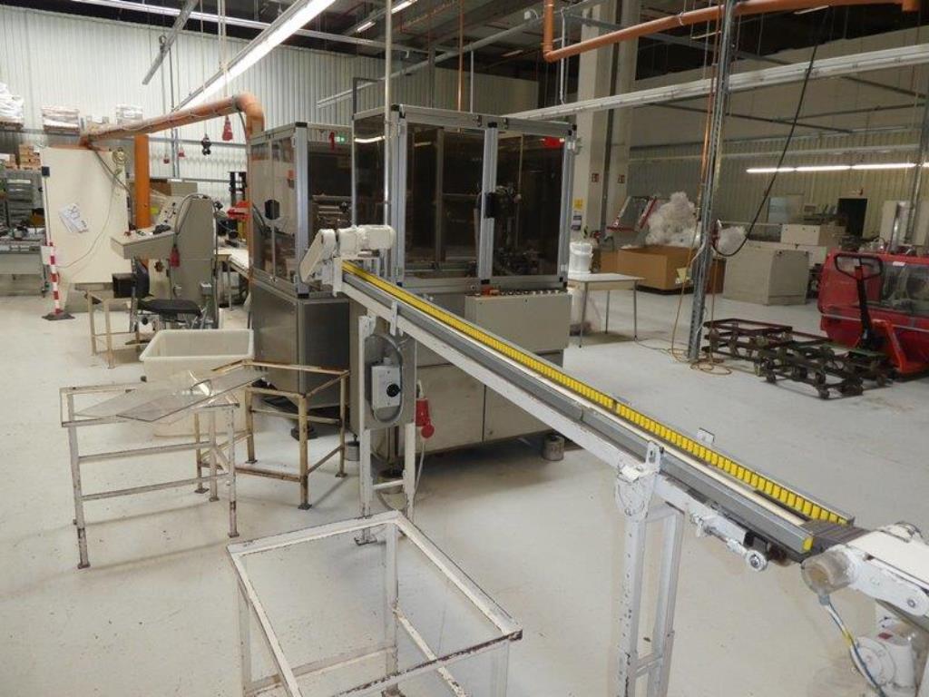 Machines pour la fabrication de savons, ainsi que l'ensemble de l'équipement industriel et commercial<br>.-17