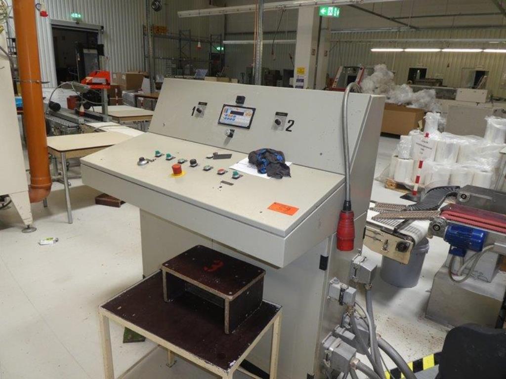 Machines pour la fabrication de savons, ainsi que l'ensemble de l'équipement industriel et commercial<br>.-19