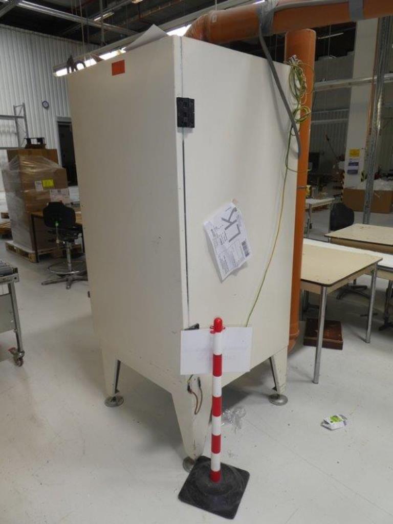 Machines pour la fabrication de savons, ainsi que l'ensemble de l'équipement industriel et commercial<br>.-20