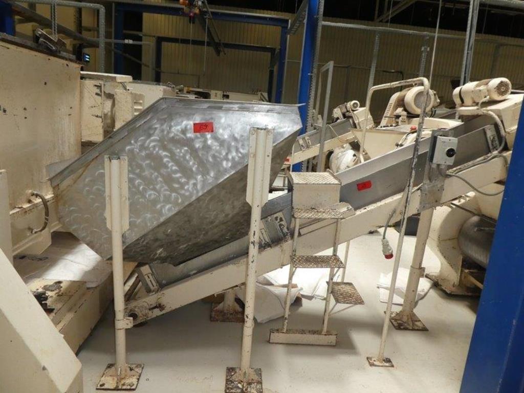 Machines pour la fabrication de savons, ainsi que l'ensemble de l'équipement industriel et commercial<br>.-4