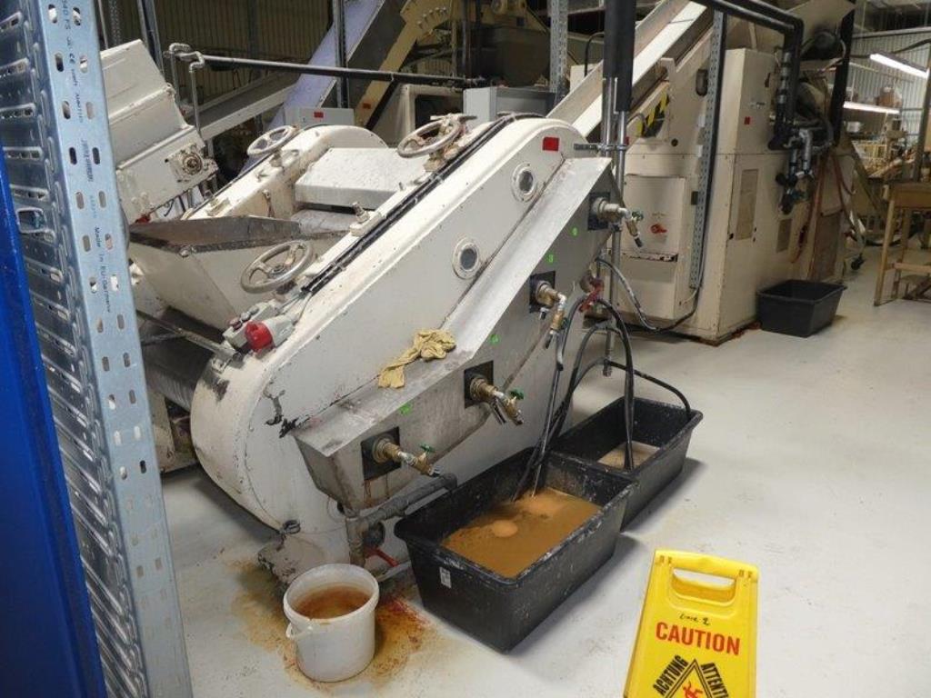 Machines pour la fabrication de savons, ainsi que l'ensemble de l'équipement industriel et commercial<br>.-5