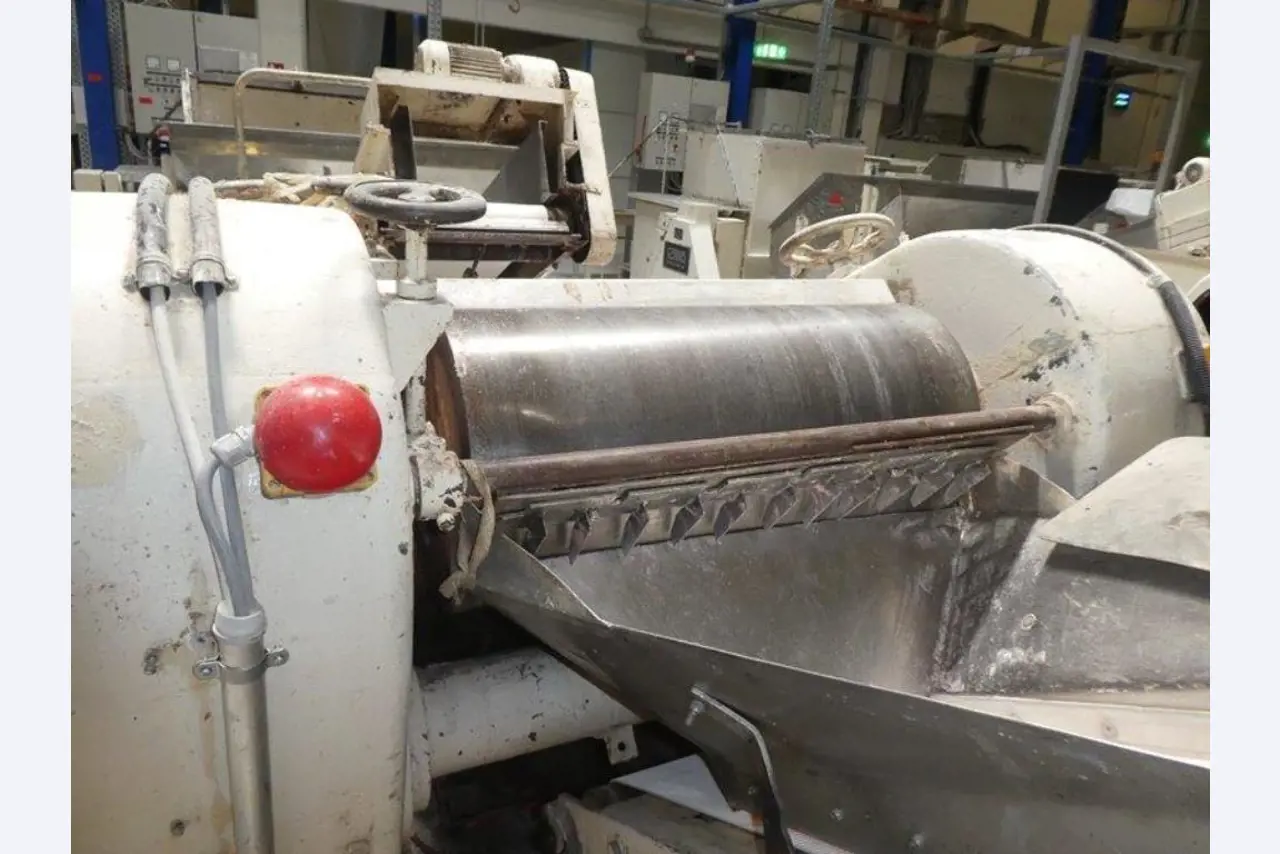 Machines for producing soap, as well as the entire factory and office equipment <br>-6