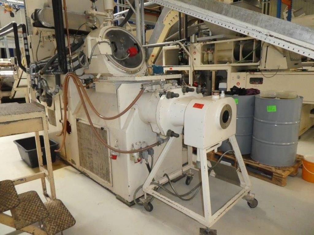 Machines pour la fabrication de savons, ainsi que l'ensemble de l'équipement industriel et commercial<br>.-8