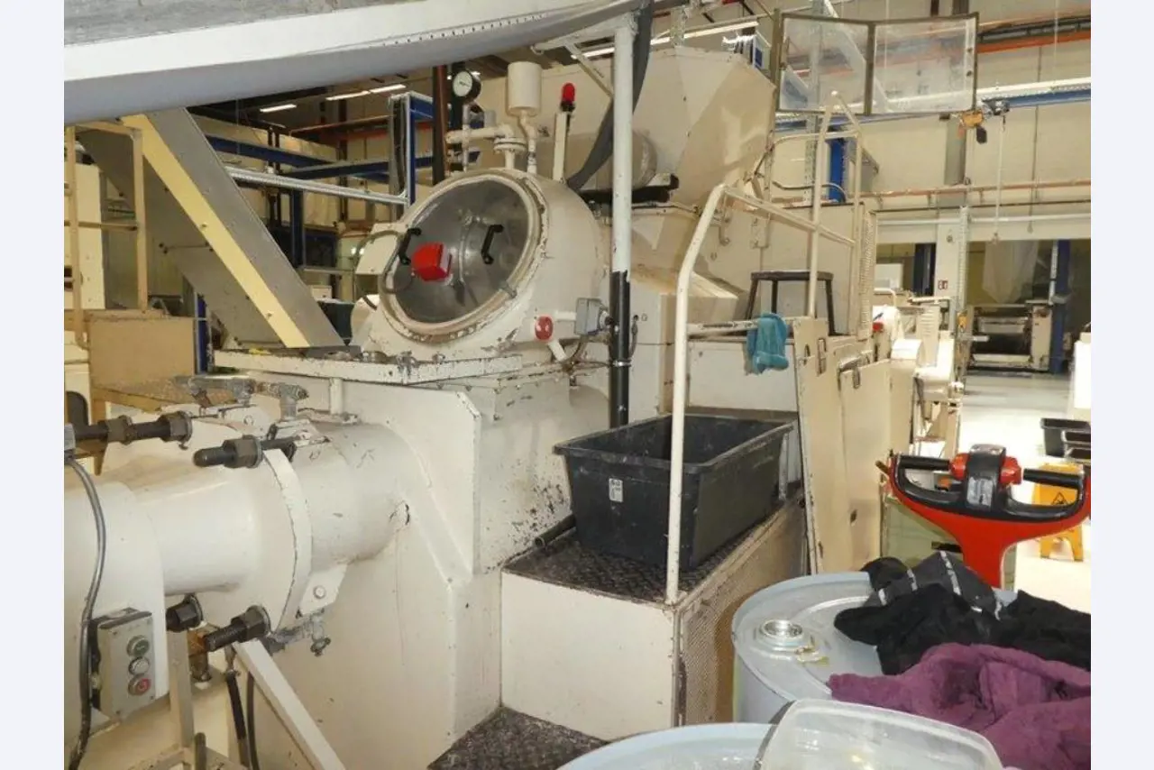 Machines for producing soap, as well as the entire factory and office equipment <br>-9