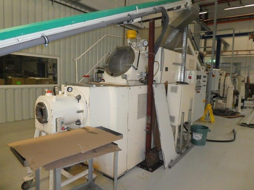 Máquinas para a produção de sabonetes, bem como todo o equipamento fabril e de escritório<br>-10