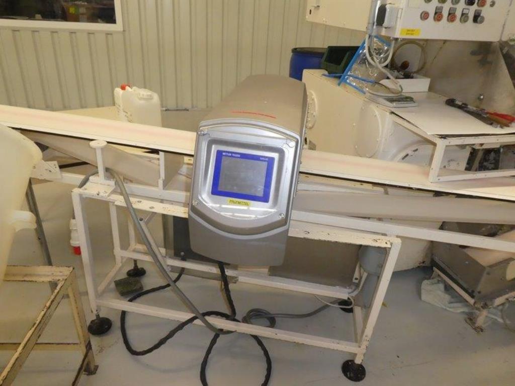 Máquinas para a produção de sabonetes, bem como todo o equipamento fabril e de escritório<br>-14