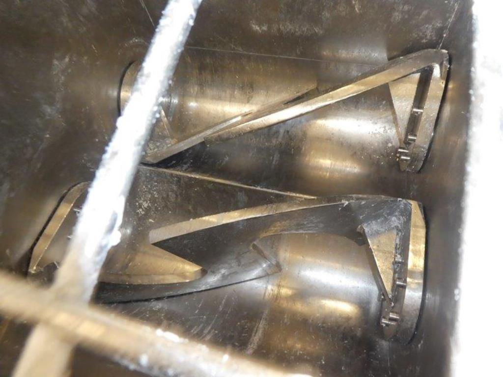 Máquinas para a produção de sabonetes, bem como todo o equipamento fabril e de escritório<br>-4