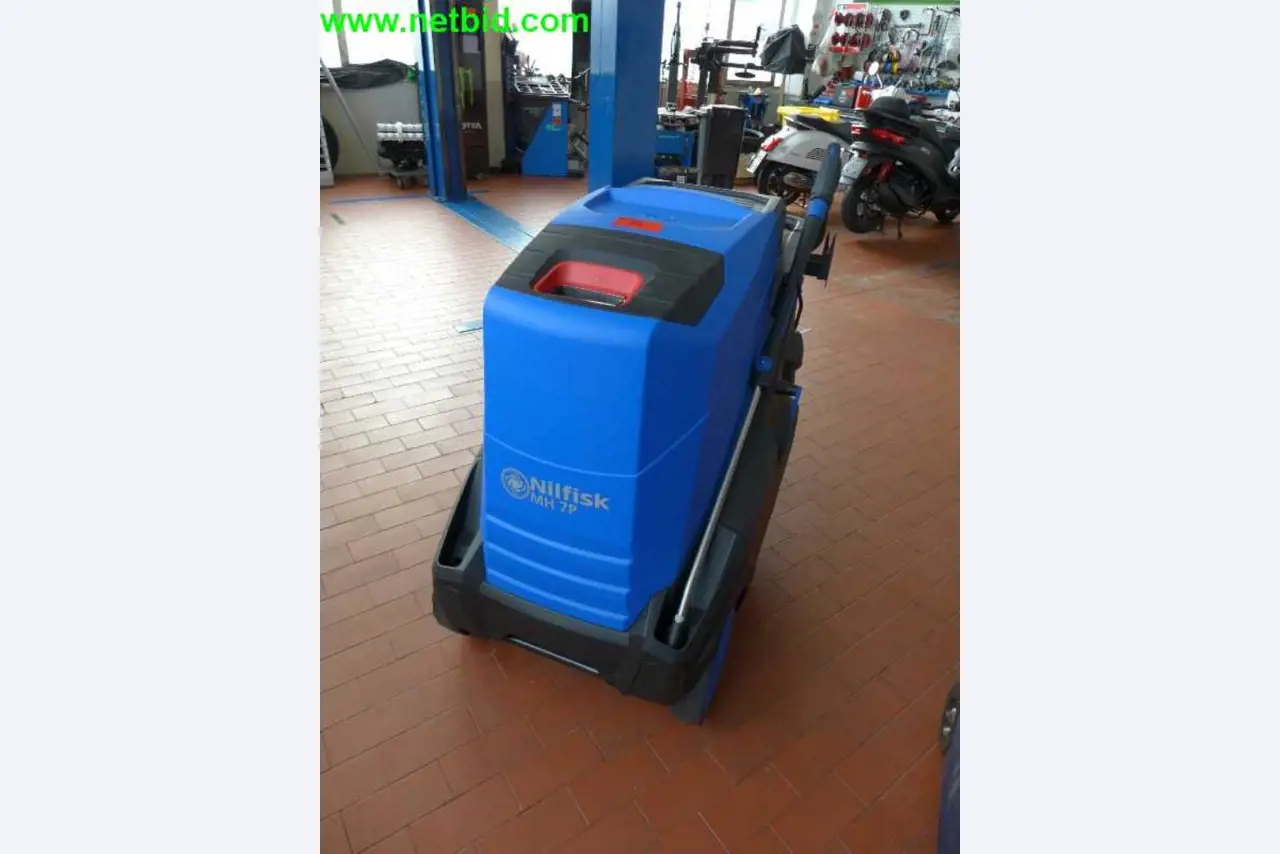 motorcycle trader, workshop<br>  -1