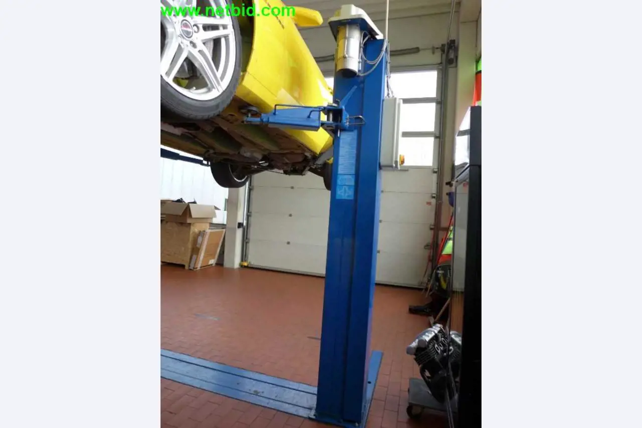 motorcycle trader, workshop<br>  -2