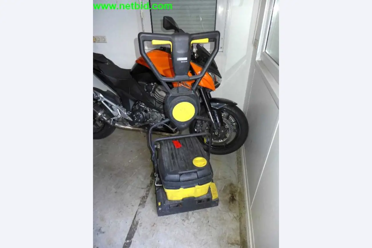 motorcycle trader, workshop<br>  -2
