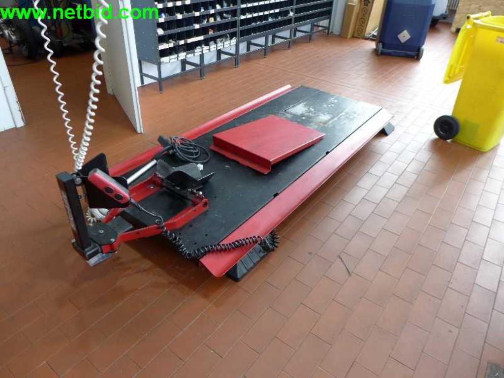 motorcycle trader, workshop<br>  -2