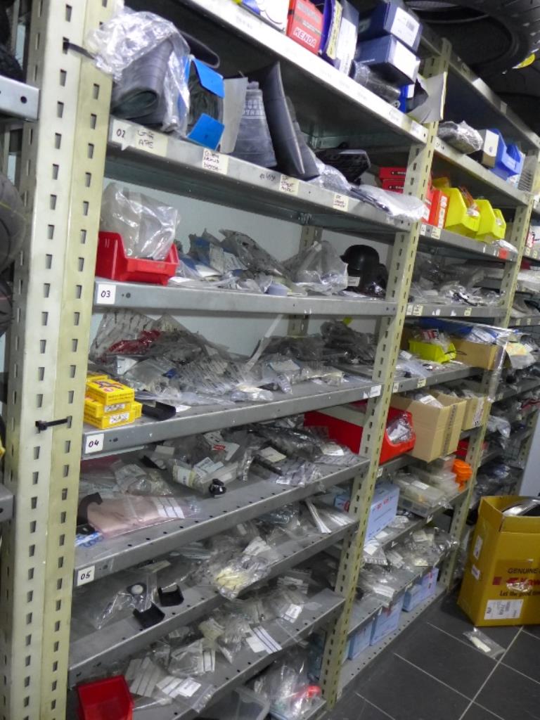 
Concessionário de motas, oficina<br>-11