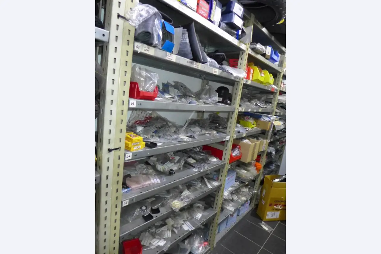 Motorradhandel, Werkstatt<br>  -11