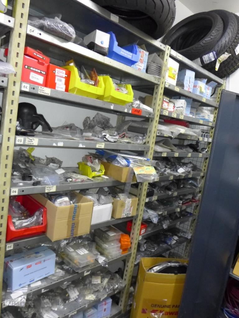 
Concessionário de motas, oficina<br>-12