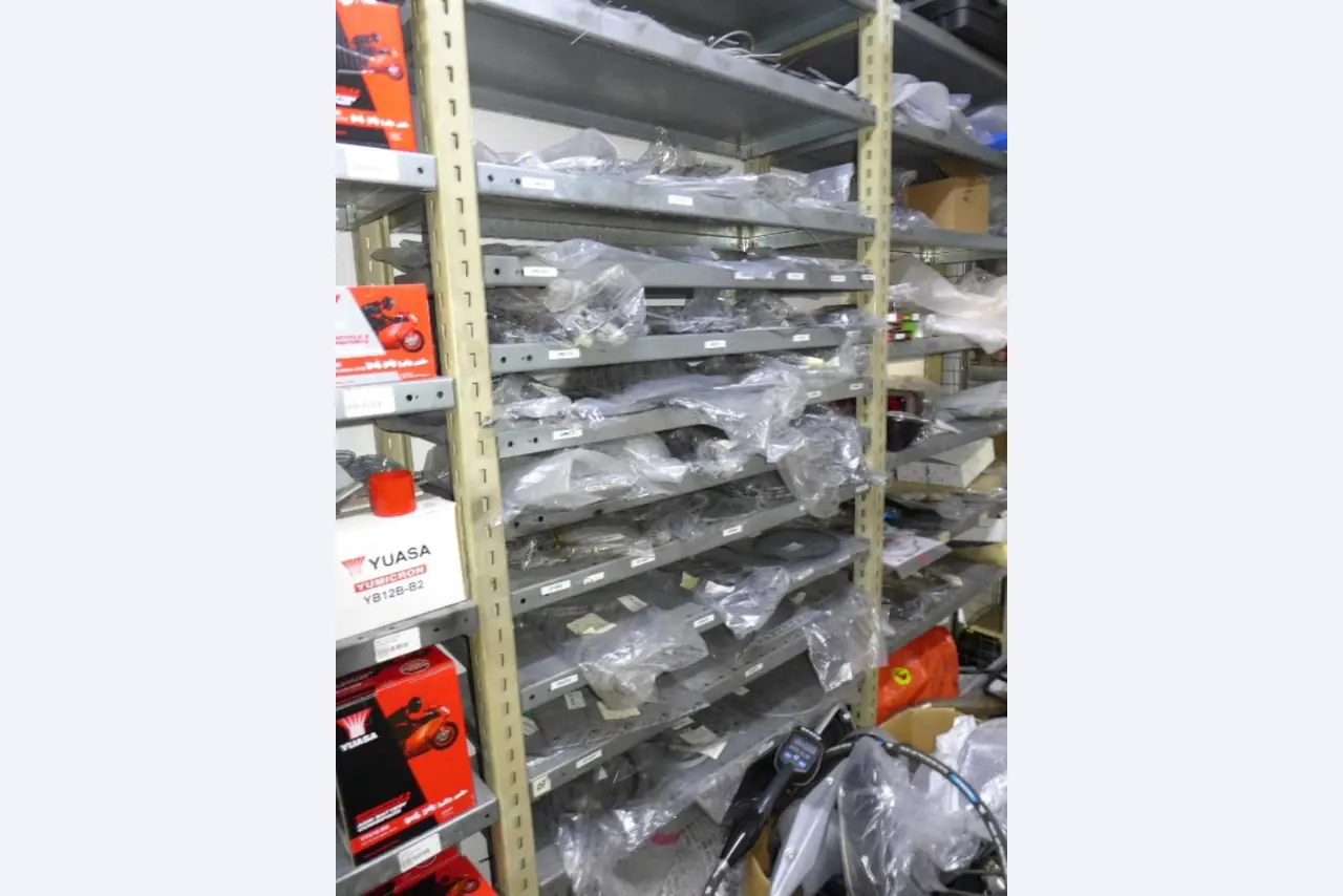 Motorradhandel, Werkstatt<br>  -18