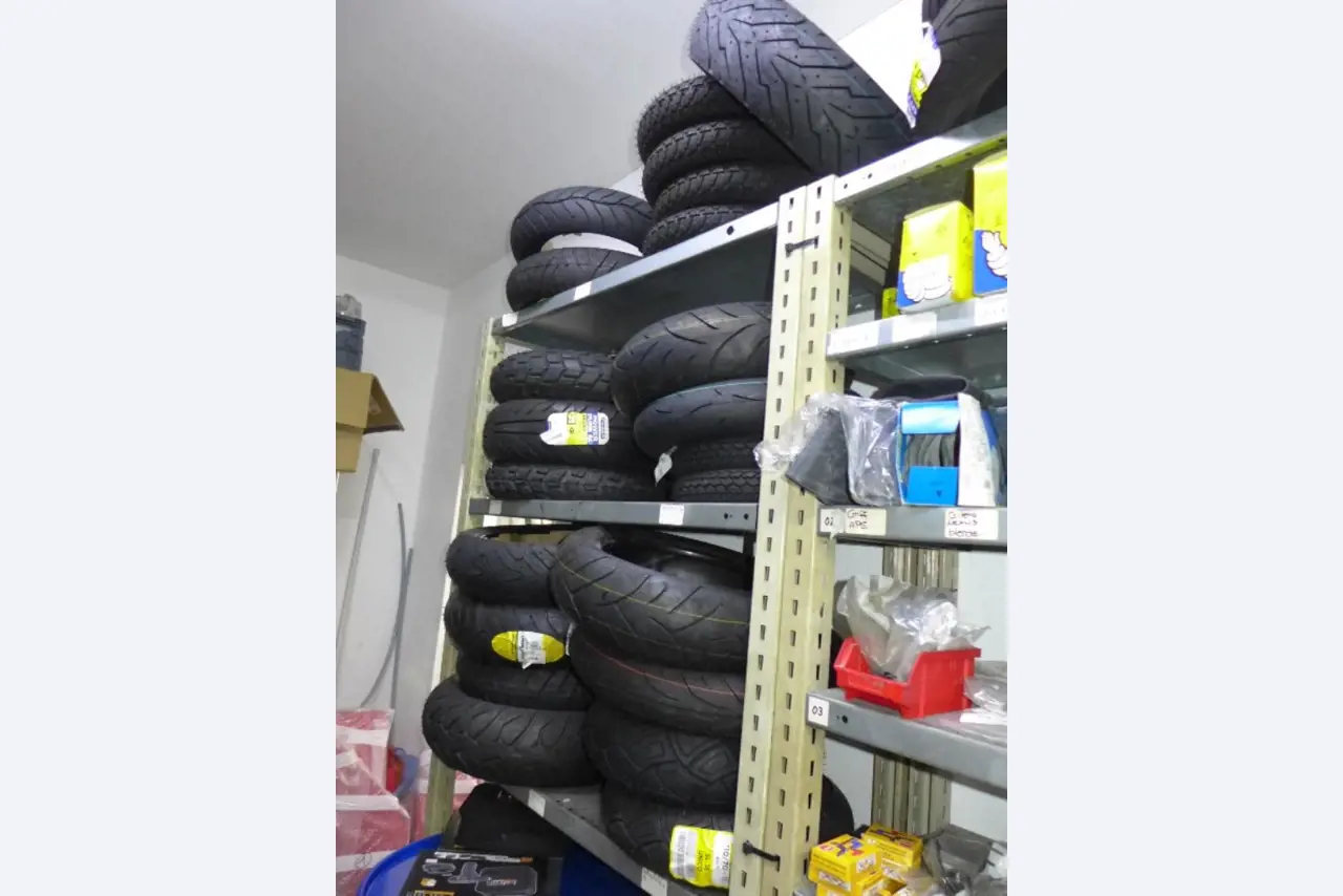 Motorradhandel, Werkstatt<br>  -9