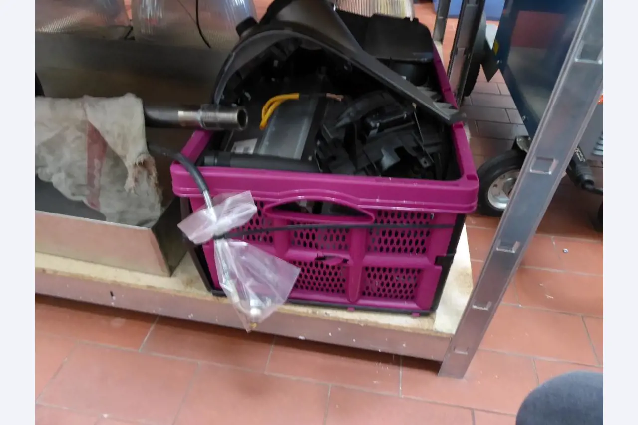 Concessionário de motas, oficina<br>-33