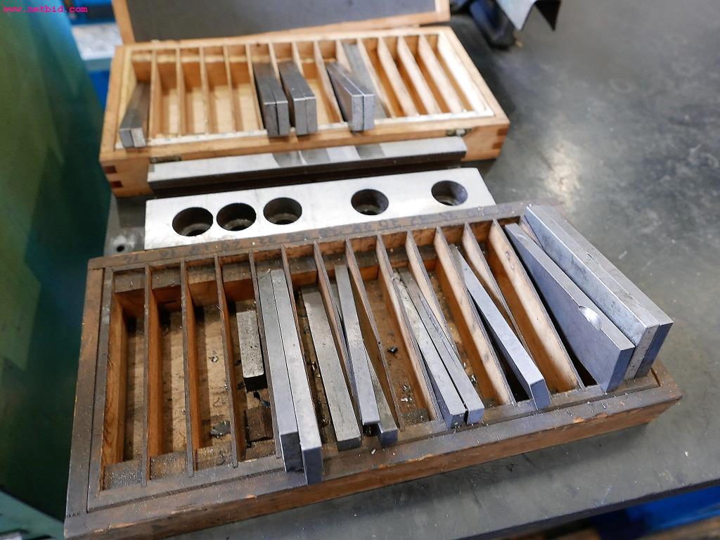 CNC turning and milling machines-23