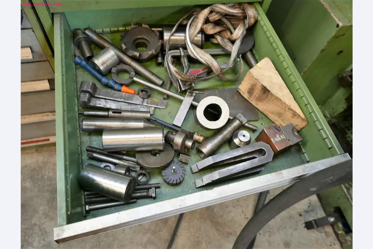 CNC turning and milling machines-14