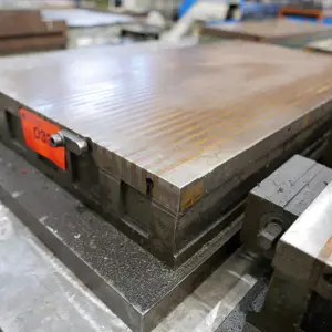 Magnetic clamping plate