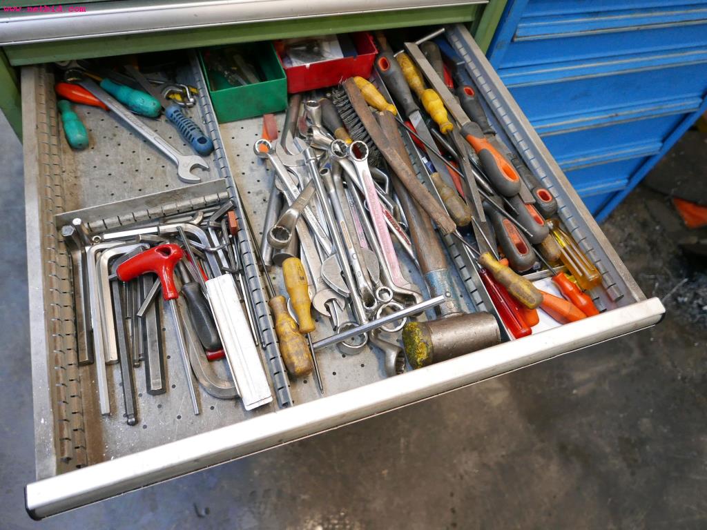 CNC turning and milling machines-3