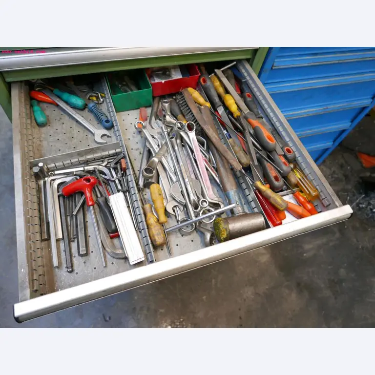 CNC turning and milling machines-3