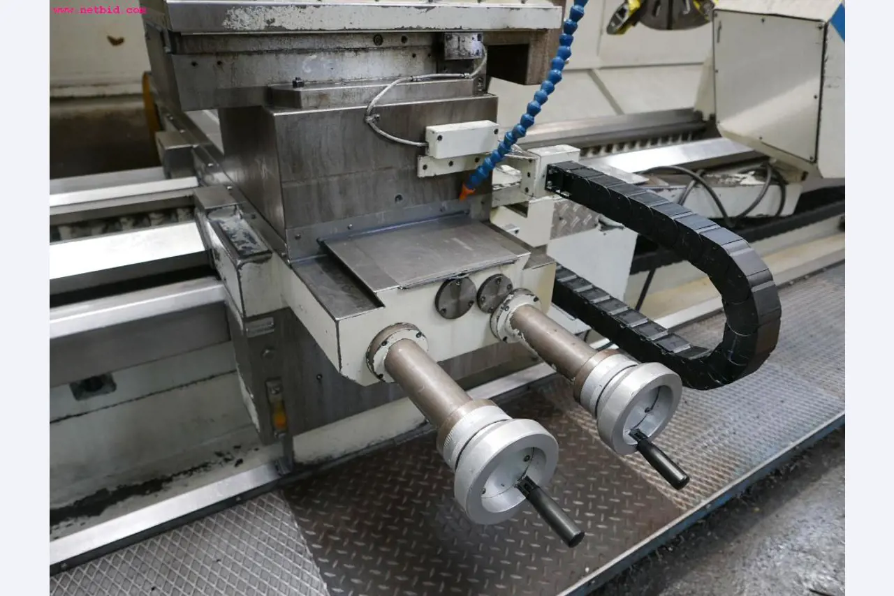 Tornos e fresadoras CNC-24