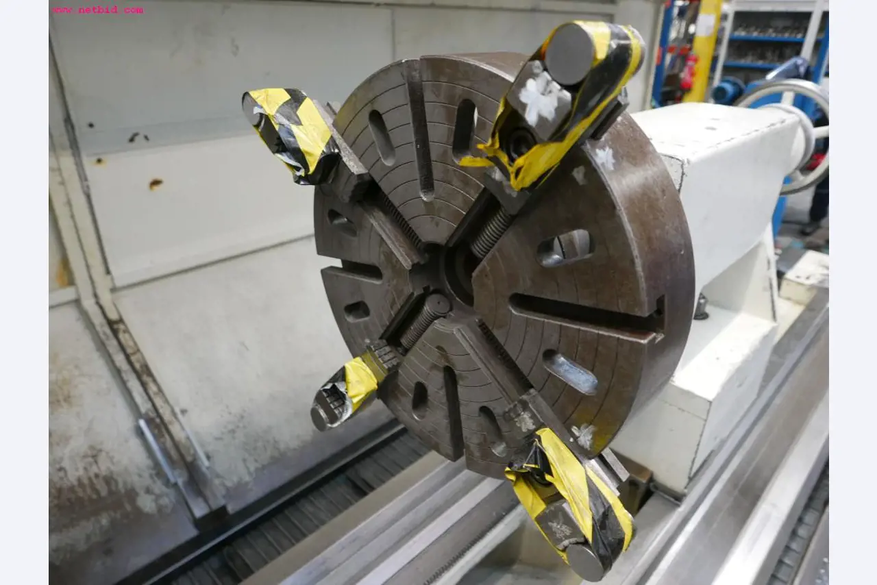 Tornos e fresadoras CNC-25