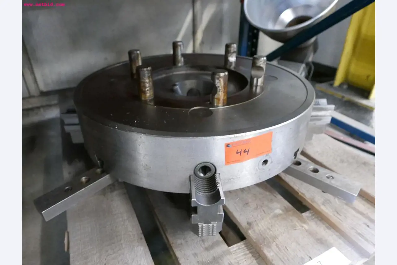 Tornos e fresadoras CNC-8