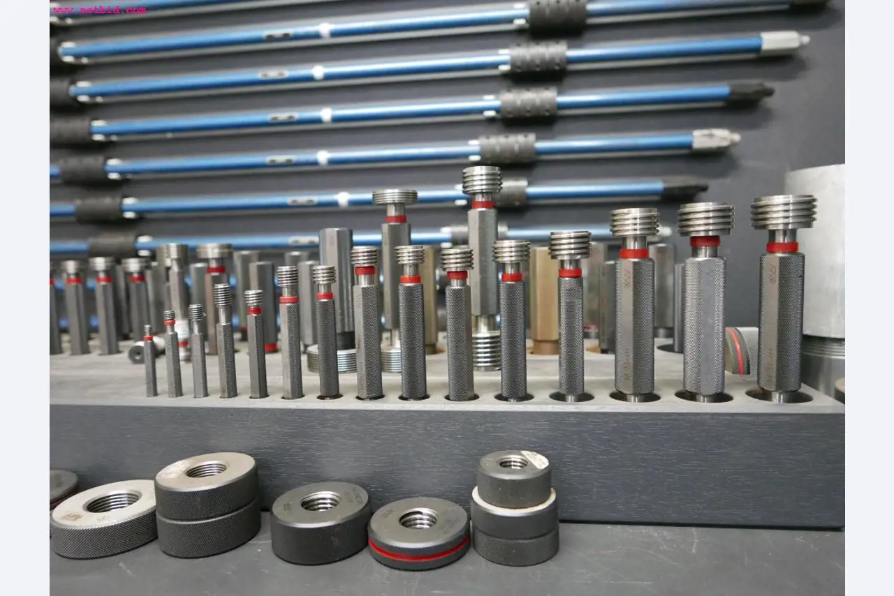 CNC turning and milling machines-11