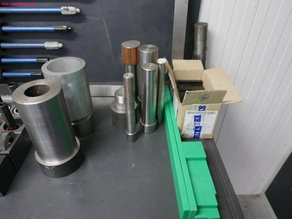 CNC turning and milling machines-12