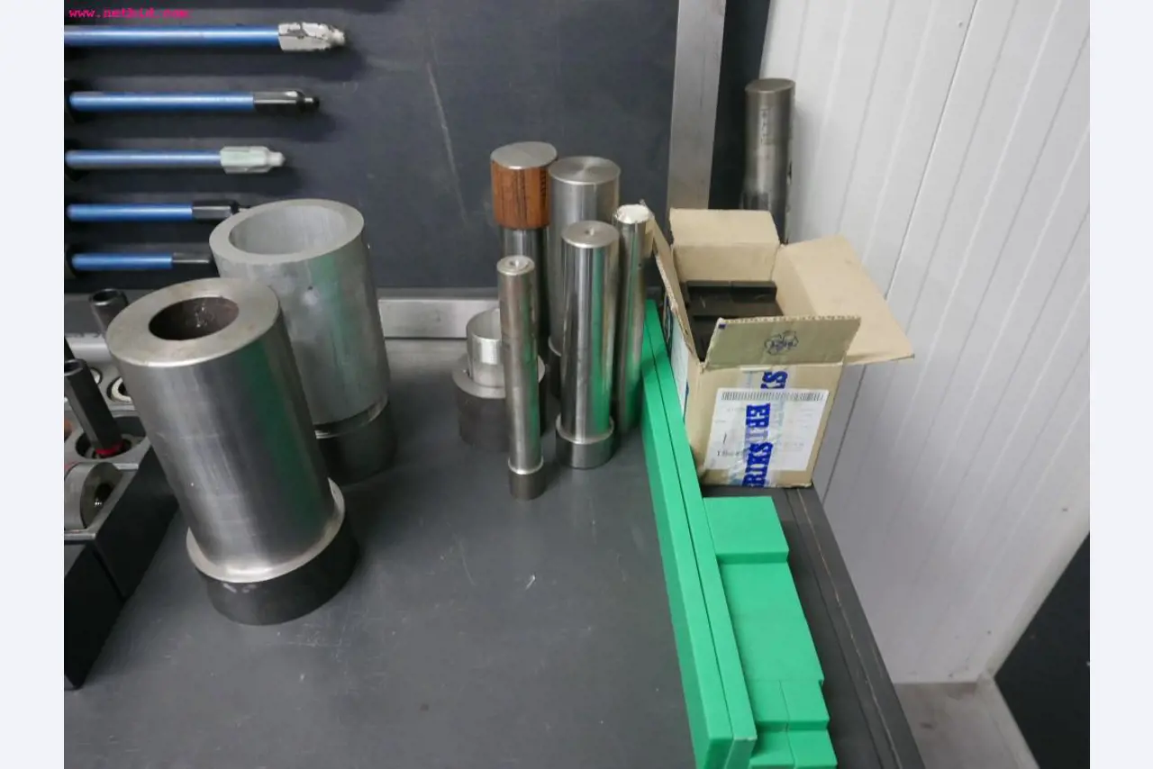 CNC turning and milling machines-12