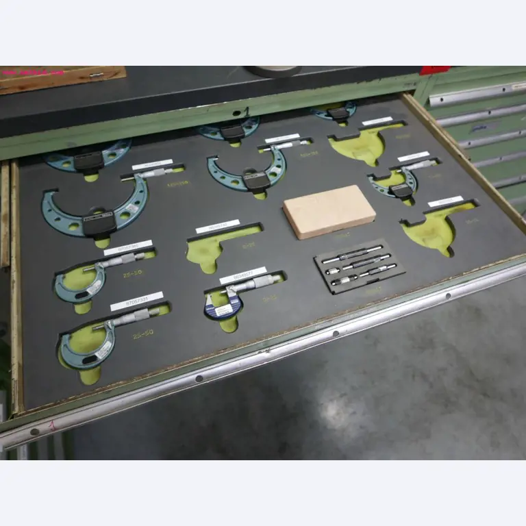 CNC turning and milling machines-13