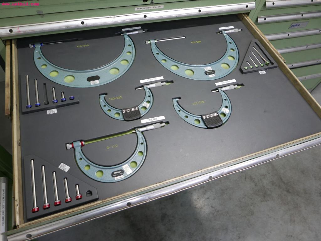 CNC turning and milling machines-14