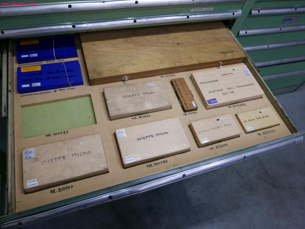 CNC turning and milling machines-15