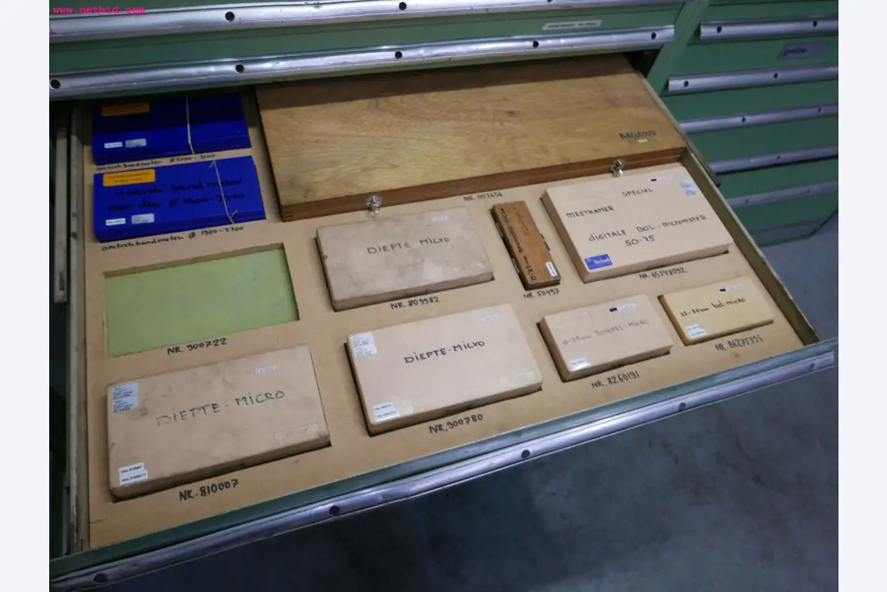CNC turning and milling machines-15