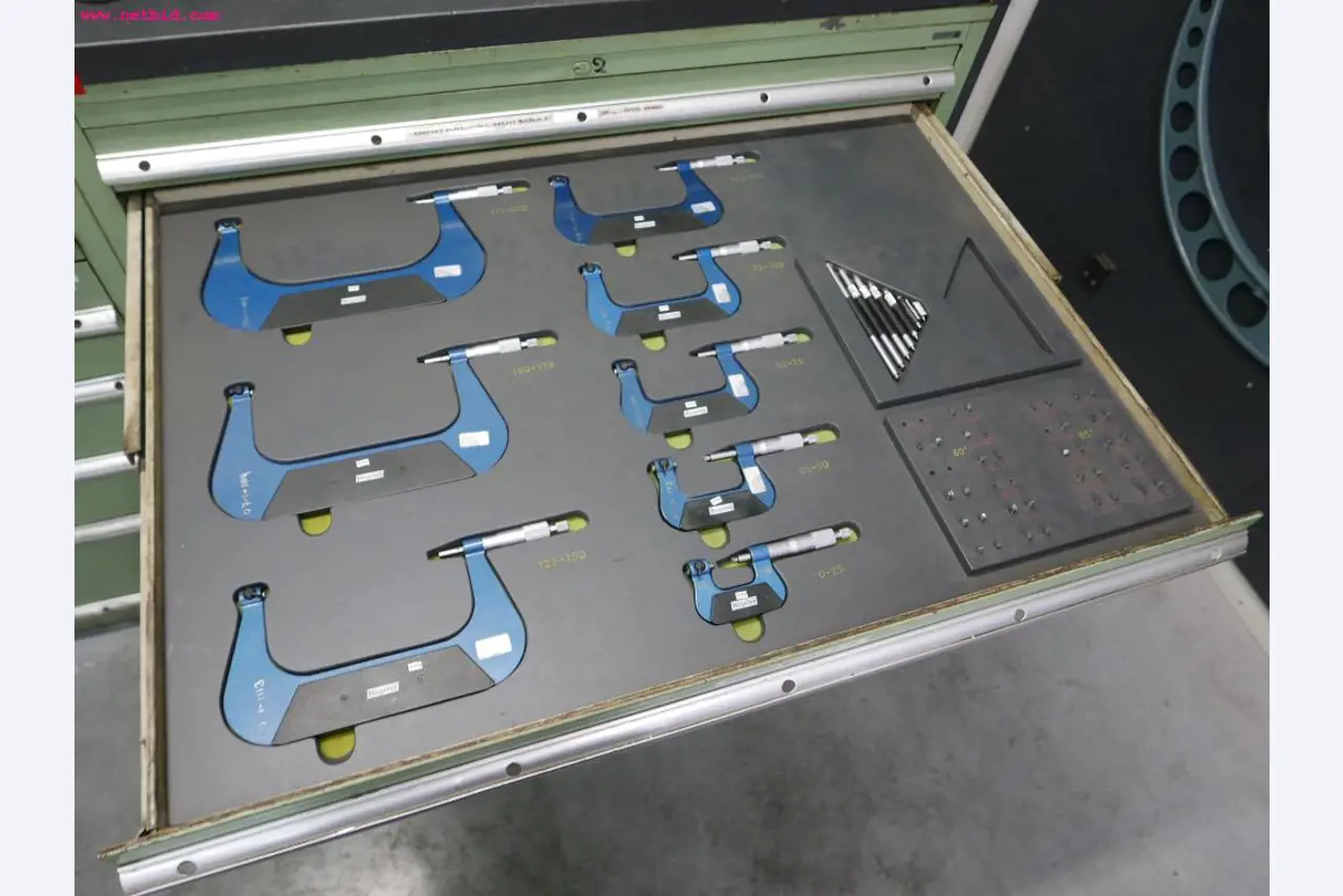 CNC turning and milling machines-5