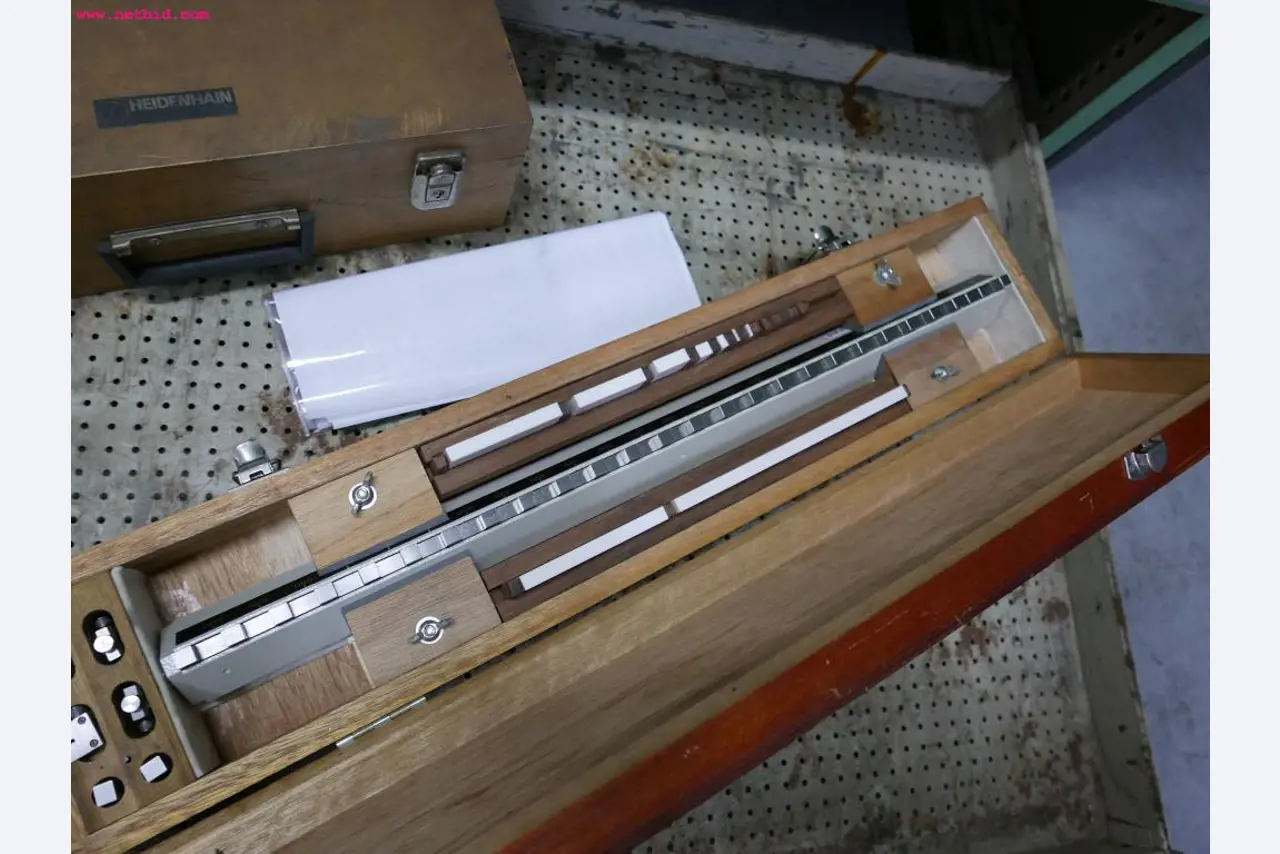 CNC turning and milling machines-8