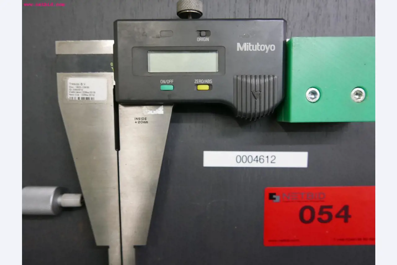 CNC turning and milling machines-3