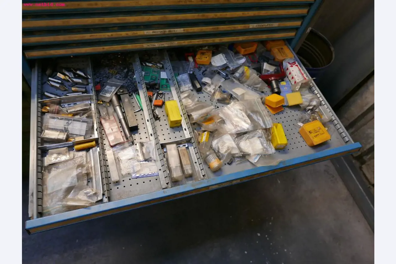 CNC turning and milling machines-10