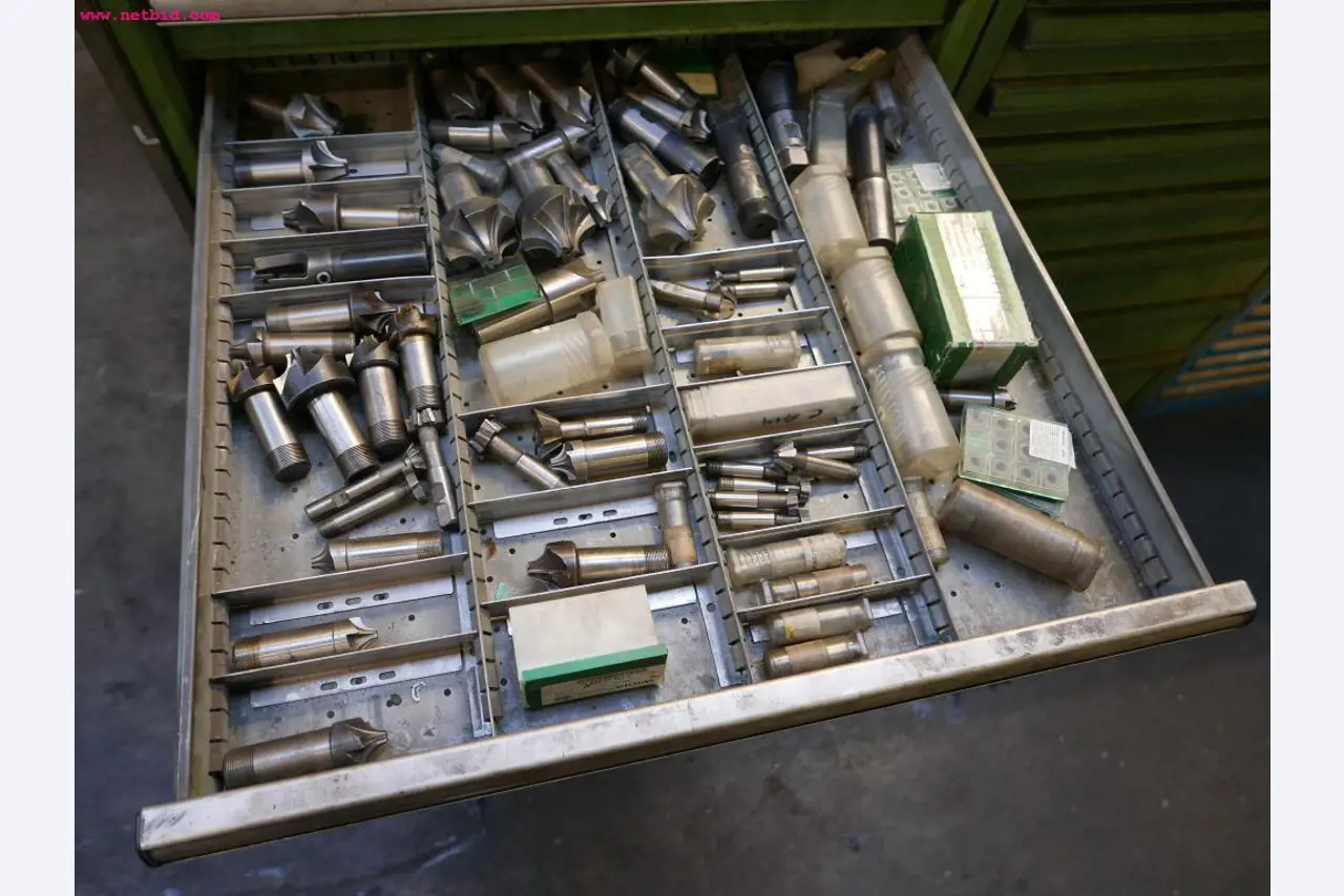 CNC turning and milling machines-13