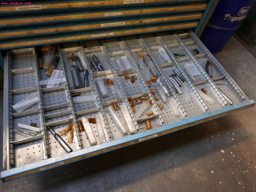 CNC turning and milling machines-21